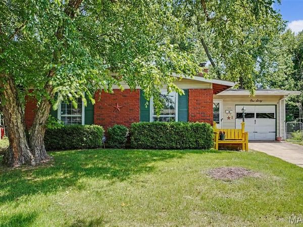 160 Humes Lane, Florissant, MO 63031