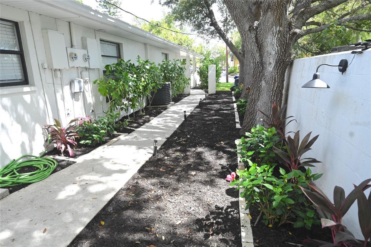 1976 Debbie Street, Sarasota, FL 34231 Photo