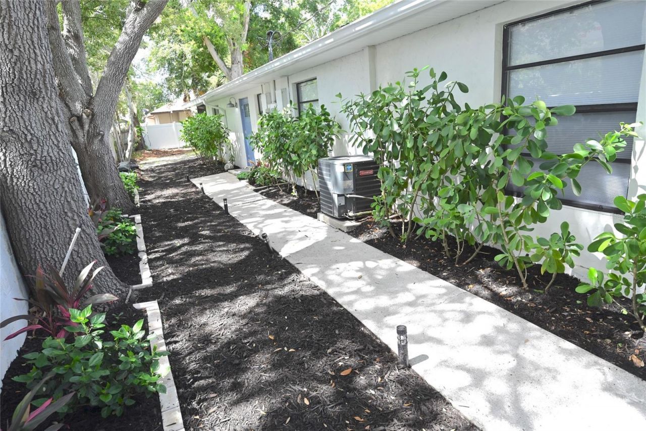 1976 Debbie Street, Sarasota, FL 34231 Photo