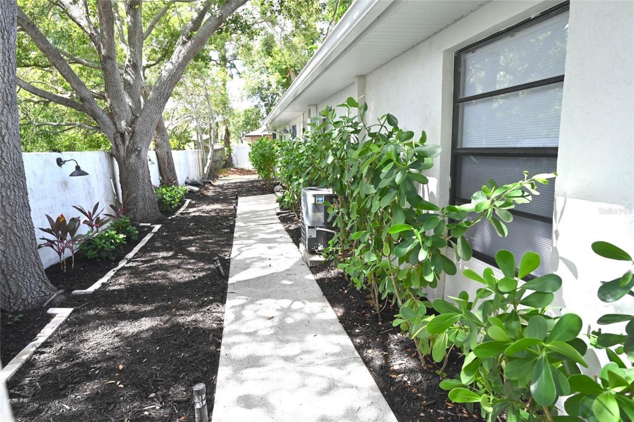 1976 Debbie Street, Sarasota, FL 34231 Photo
