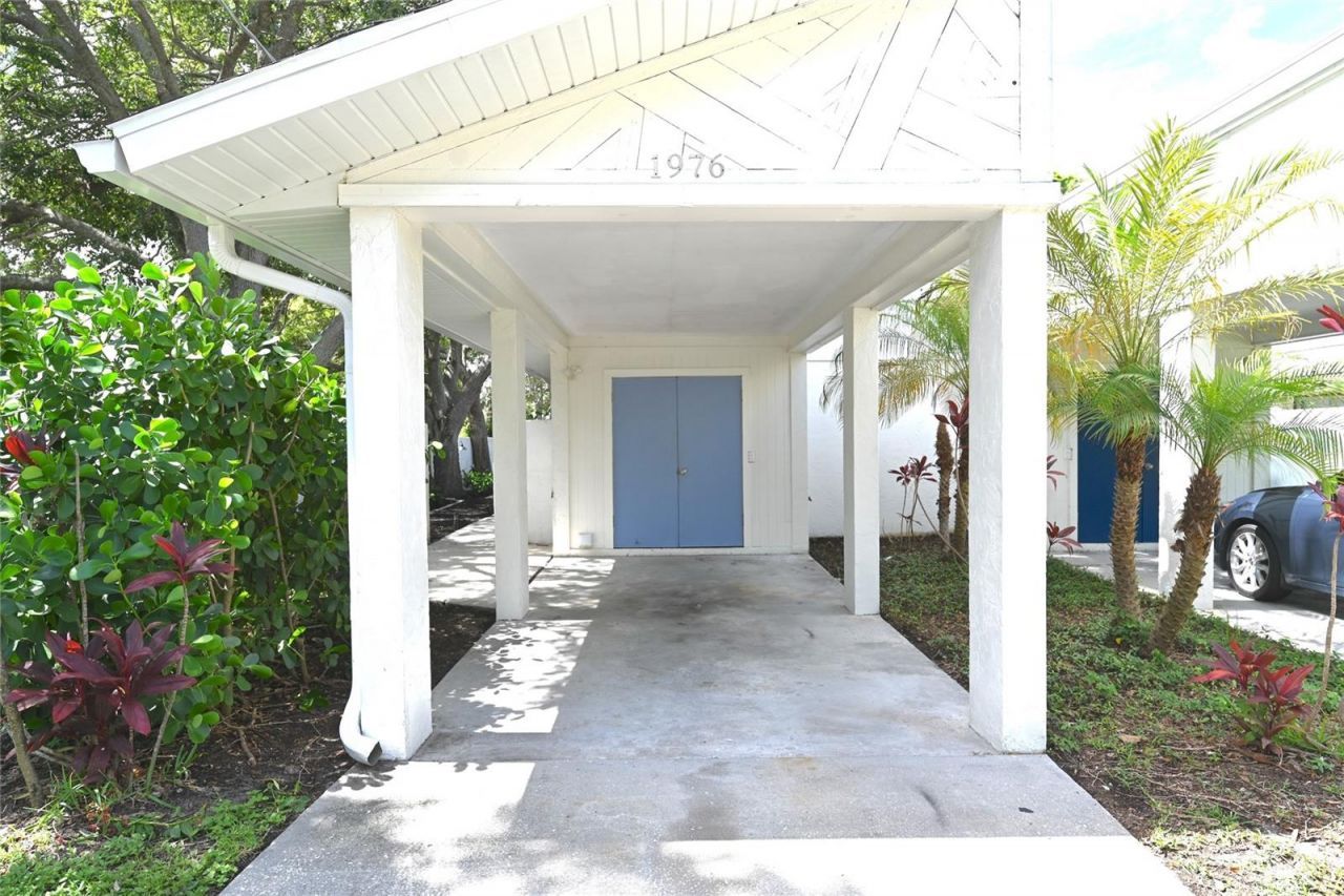 1976 Debbie Street, Sarasota, FL 34231 Photo