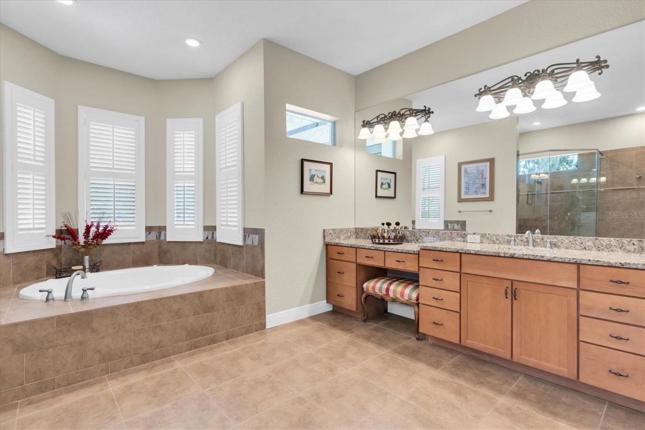 16301 Dunlindale Drive, Lithia, FL 33547 Photo