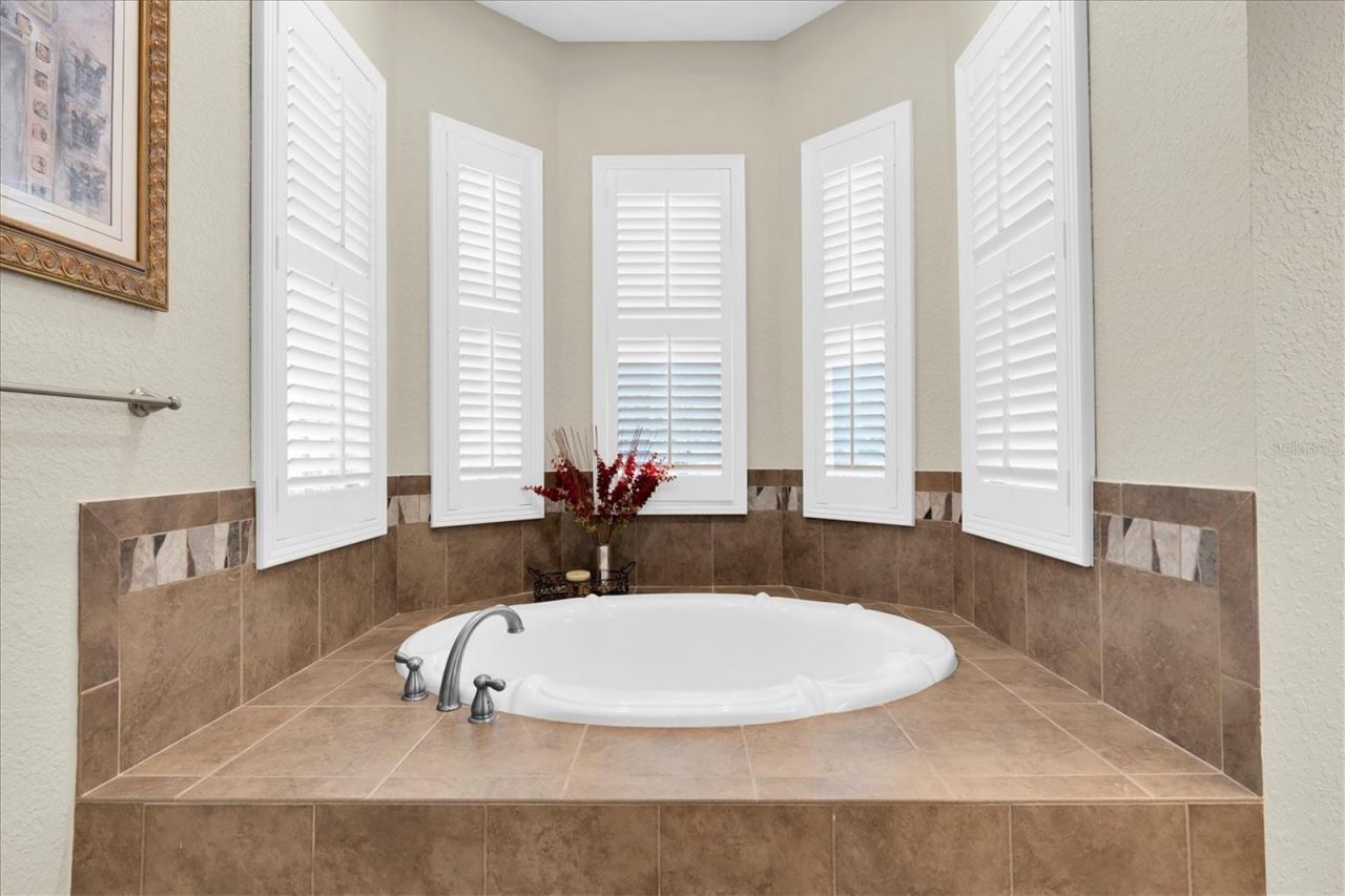 16301 Dunlindale Drive, Lithia, FL 33547 Photo