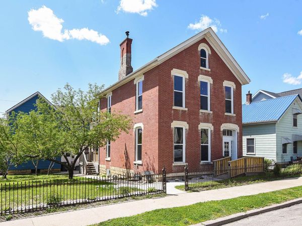 2401 Queen Street, Dubuque, IA 52001