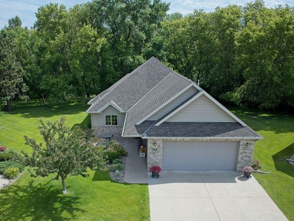 105 Harmon Lane , Litchfield, MN 55355