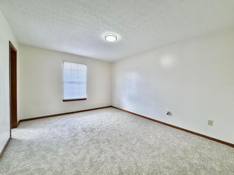 916 Lateglow Court, Newark, OH 43055 Photo 16