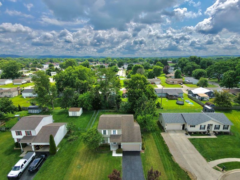 916 Lateglow Court, Newark, OH 43055 Photo 2