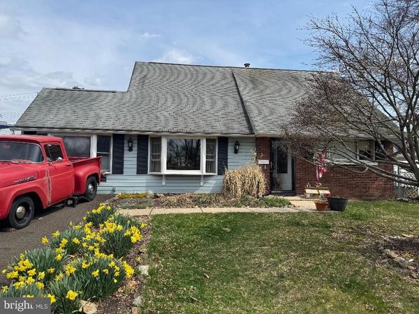 46 TRAIL ROAD , LEVITTOWN, PA 19056