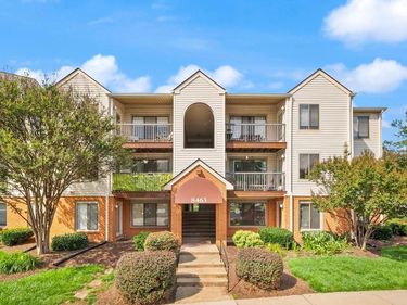 8463 CROZIER COURT, Unit 104, MANASSAS, VA 20110