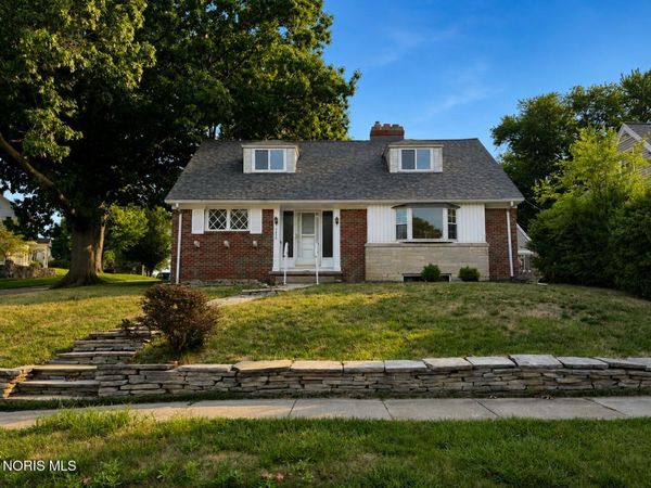 2455 Eastmoreland Drive, Oregon, OH 43616