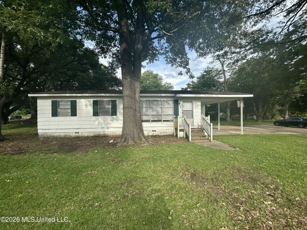 1371 Dr M L King North Road, Natchez, MS 39120