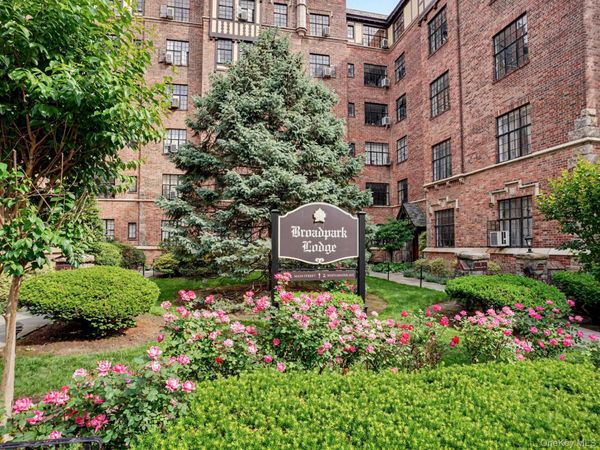 2 Westchester Avenue , Unit 4J, White Plains, NY 10601