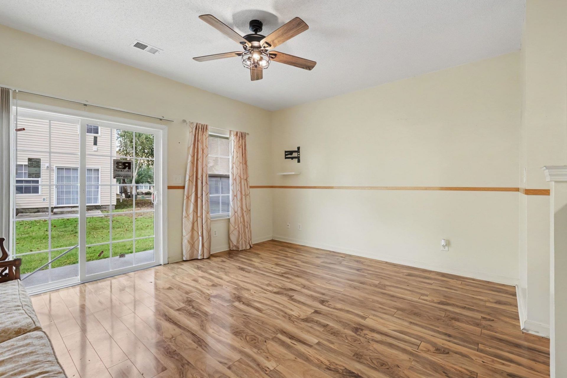 505 Beach Walk Pl. Photo 7