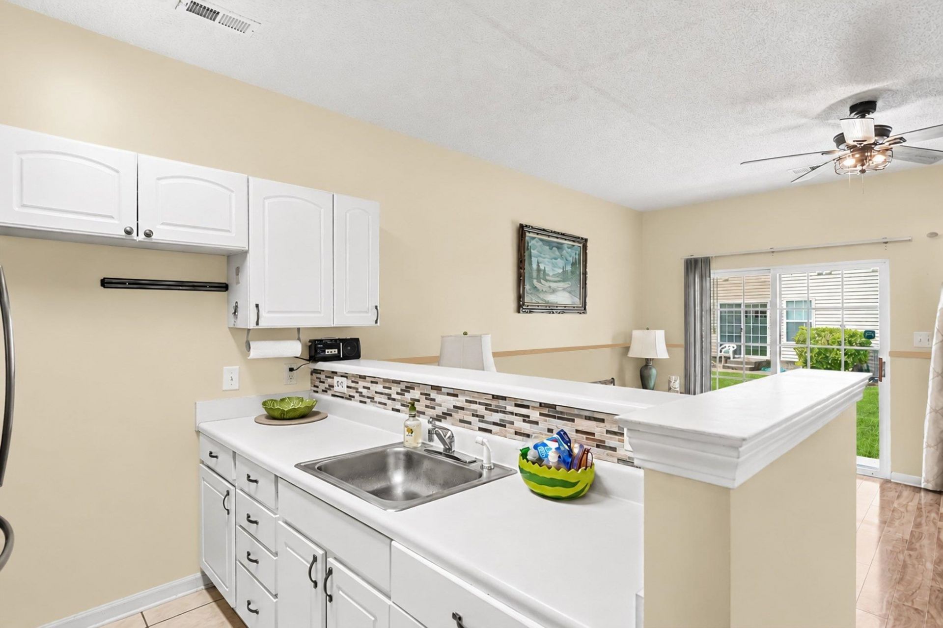 505 Beach Walk Pl. Photo 9