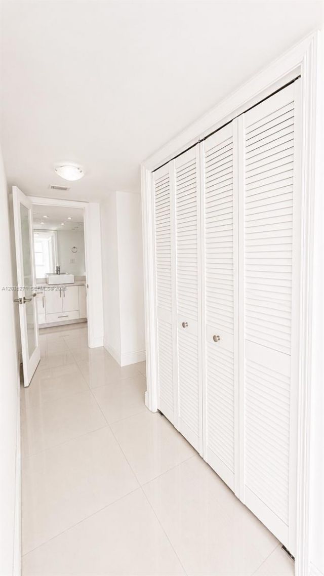 6039 Collins Ave, Unit 401, Miami Beach, FL 33140 Photo