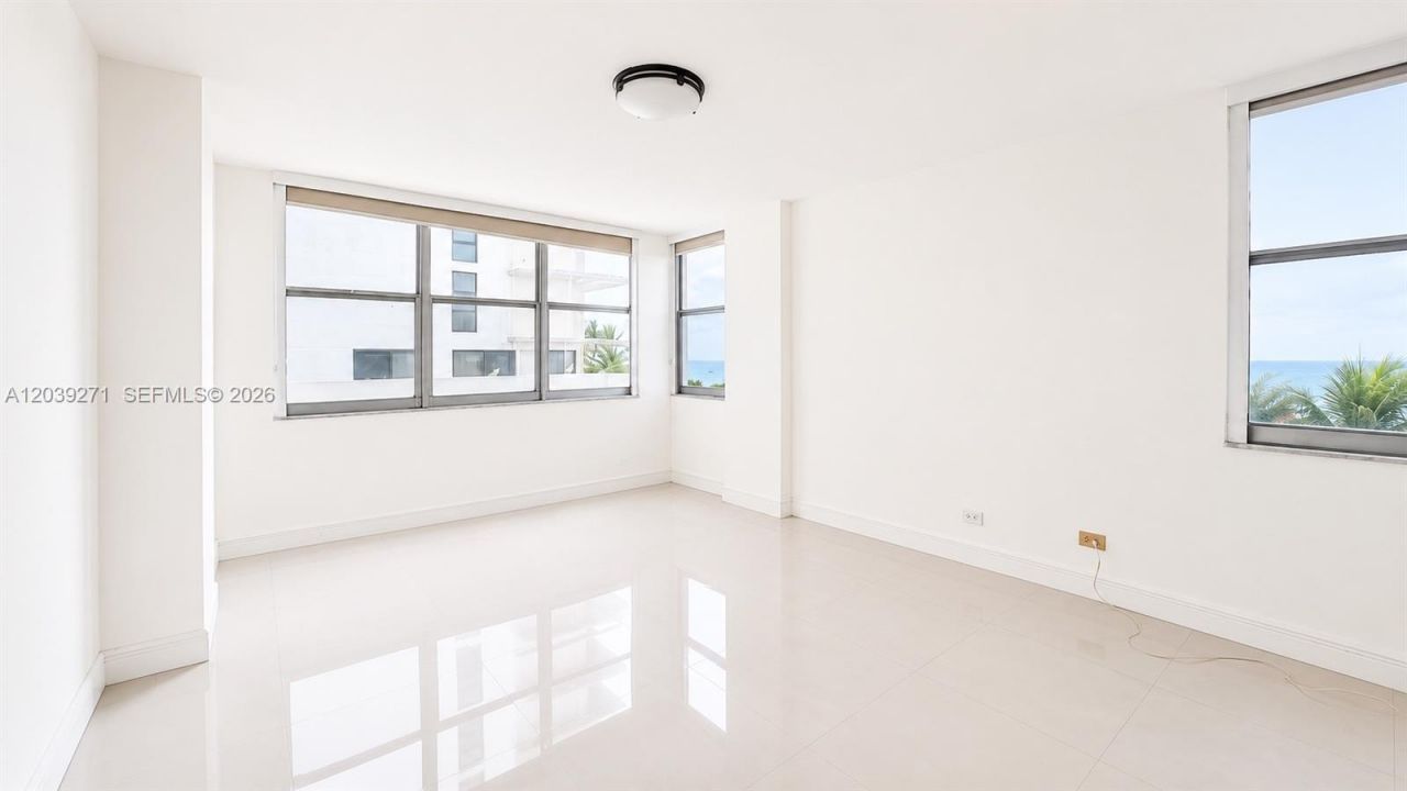 6039 Collins Ave, Unit 401, Miami Beach, FL 33140 Photo