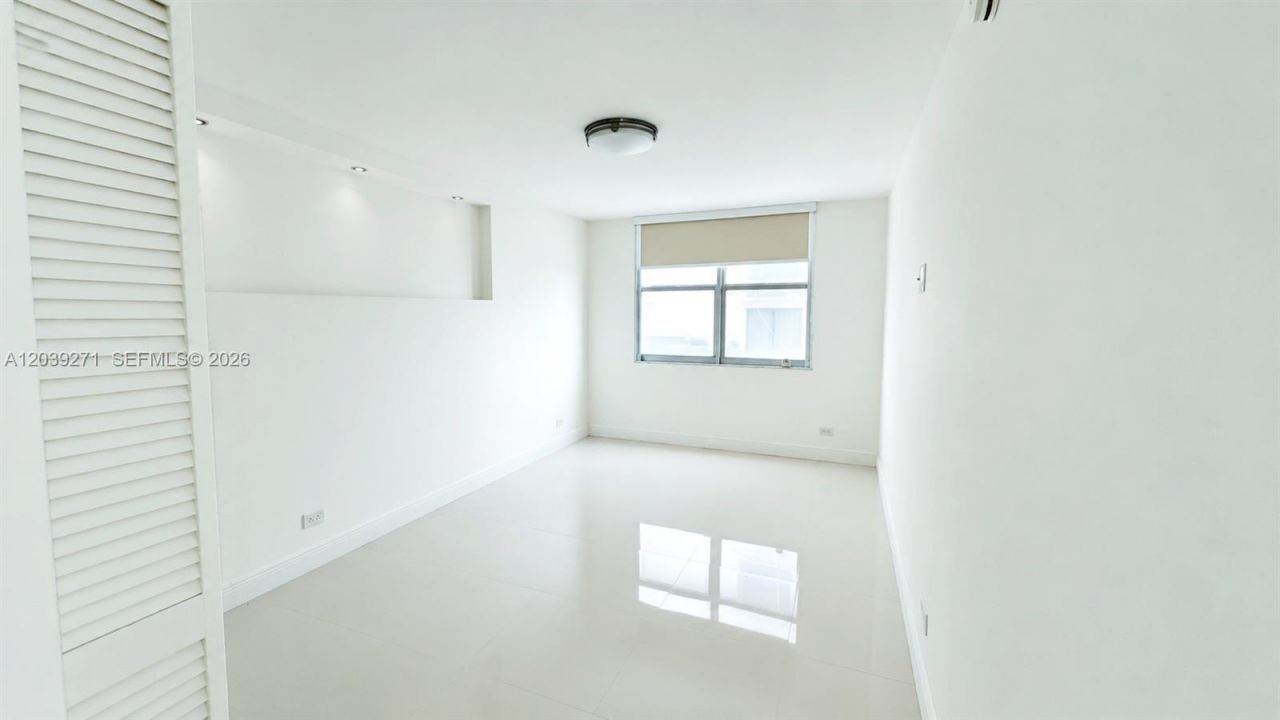 6039 Collins Ave, Unit 401, Miami Beach, FL 33140 Photo