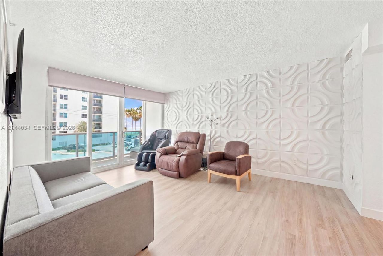 7501 E Treasure Dr , Unit 2S, North Bay Village, FL 33141 Photo