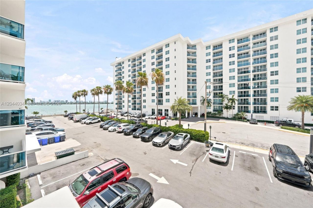 7501 E Treasure Dr , Unit 2S, North Bay Village, FL 33141 Photo