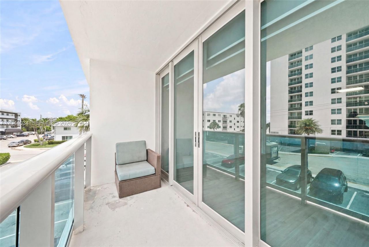 7501 E Treasure Dr , Unit 2S, North Bay Village, FL 33141 Photo