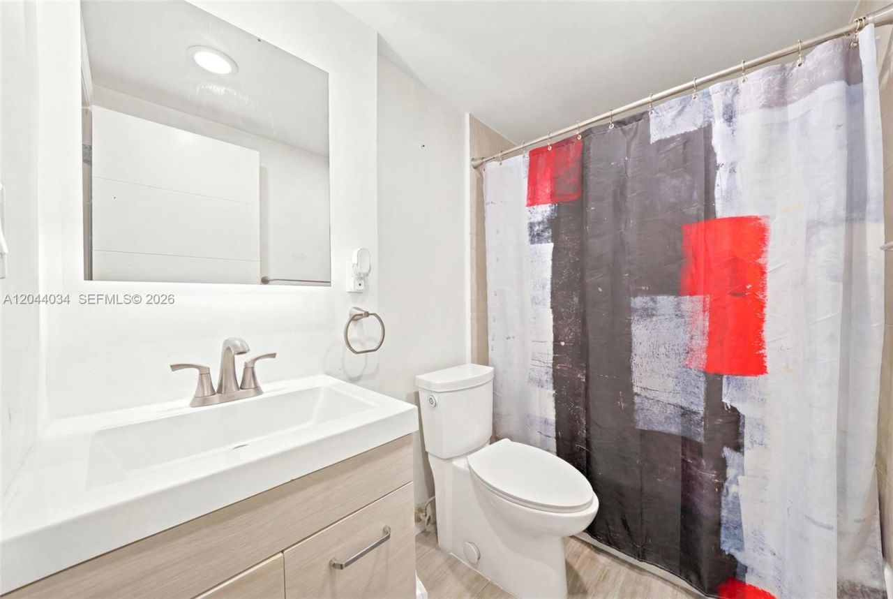 7501 E Treasure Dr , Unit 2S, North Bay Village, FL 33141 Photo