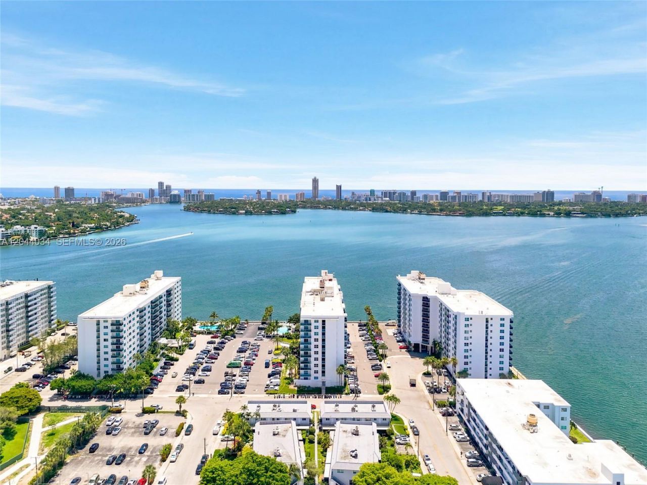 7501 E Treasure Dr , Unit 2S, North Bay Village, FL 33141 Photo