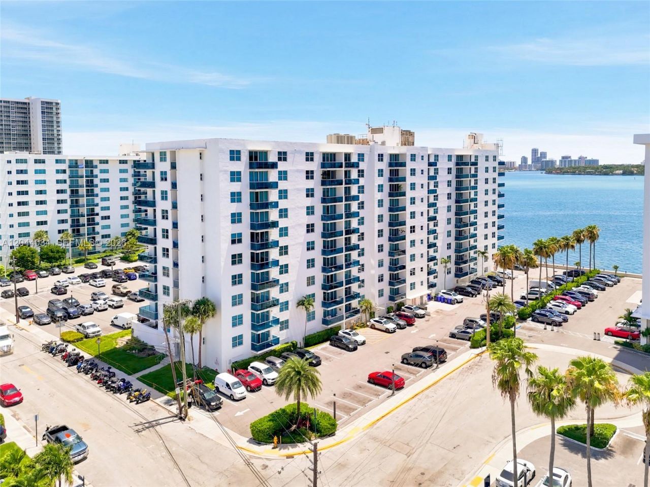 7501 E Treasure Dr , Unit 2S, North Bay Village, FL 33141 Photo