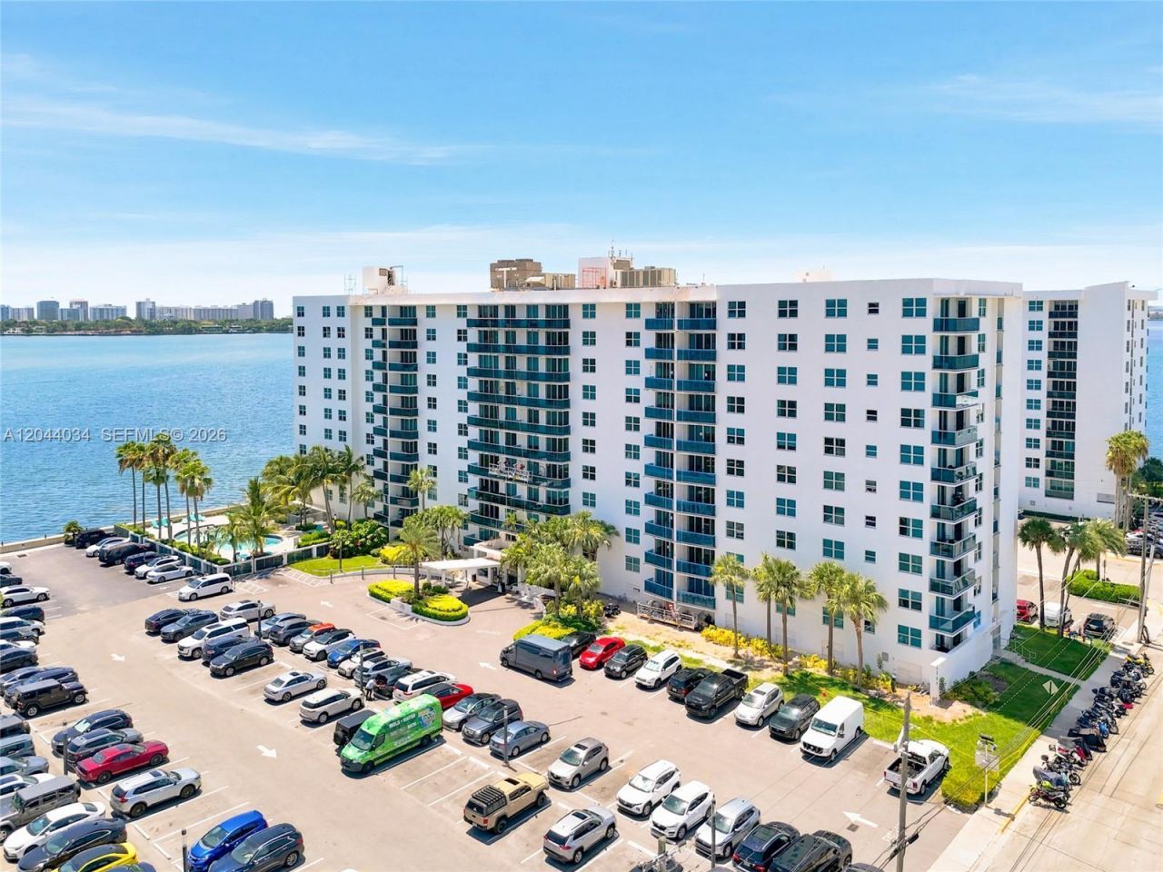 7501 E Treasure Dr , Unit 2S, North Bay Village, FL 33141 Photo