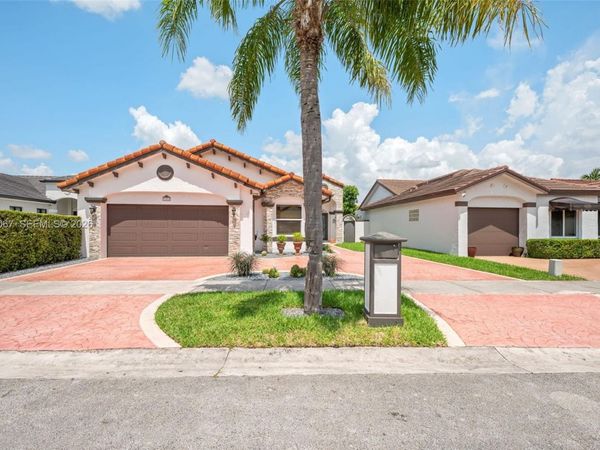 982 NW 133rd Ct , Miami, FL 33182