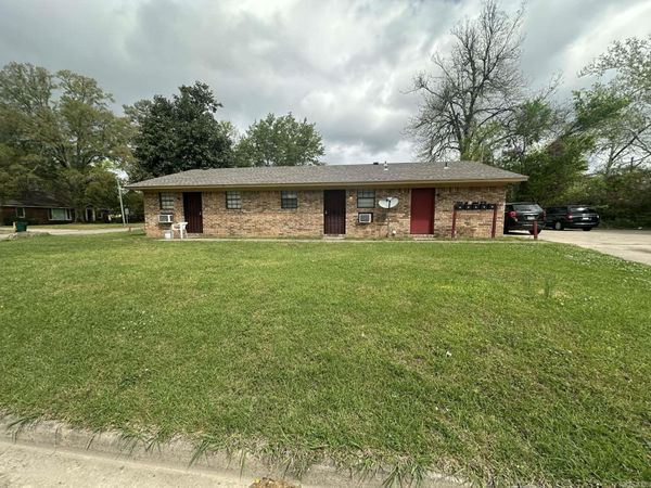 1717 S Olive Street , Pine Bluff, AR 71601