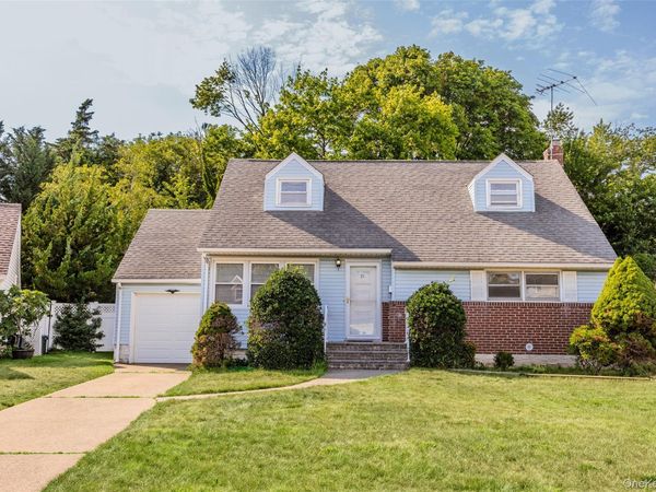 21 Morris Road, Bethpage, NY 11714