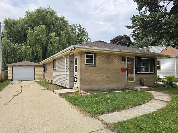 5863 S Hately Ave, Cudahy, WI 53110