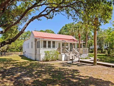 2250 Myrtle Avenue, Sullivans Island, SC 29482