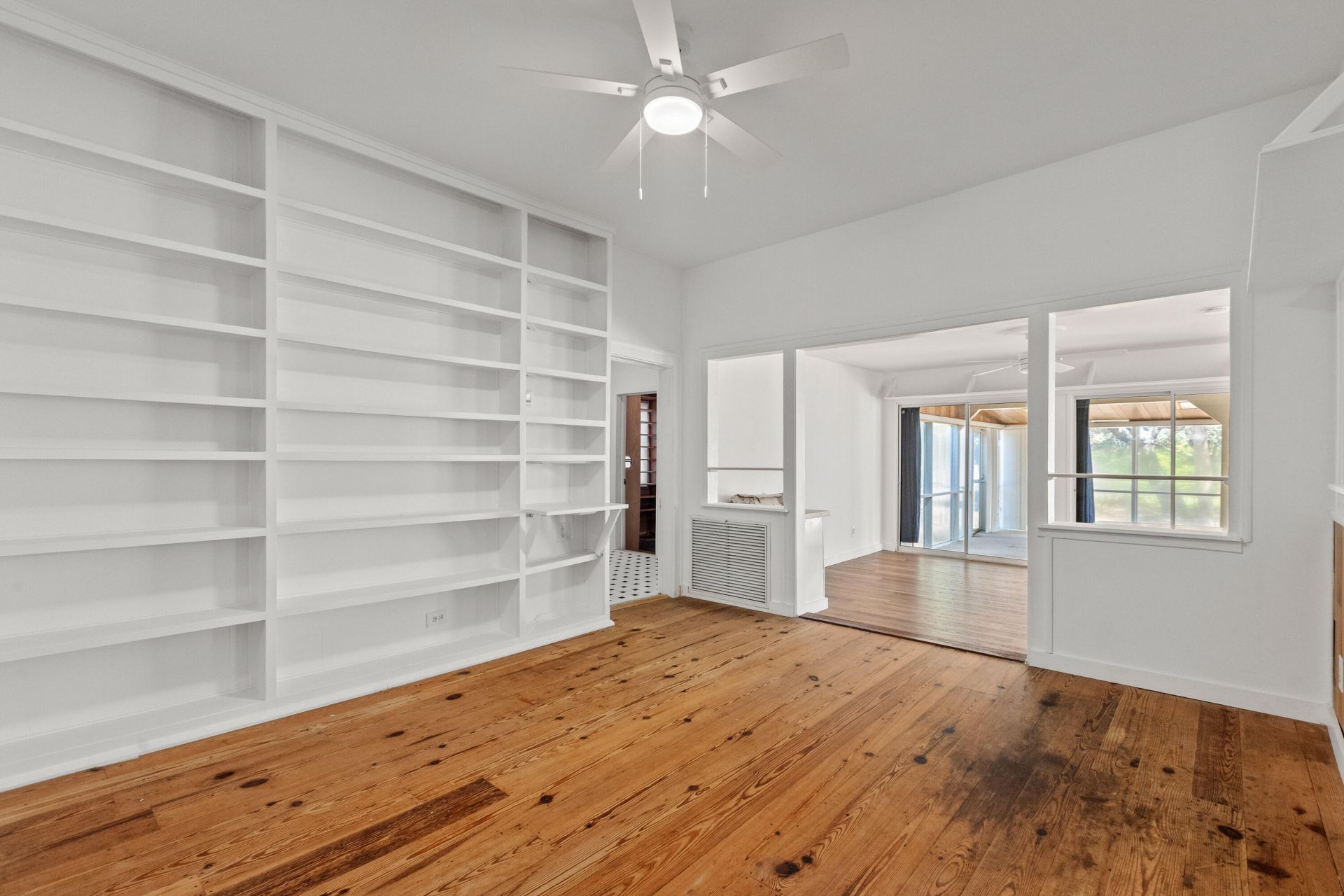 2250 Myrtle Avenue Photo 10