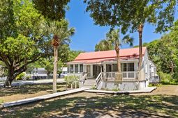 2250 Myrtle Avenue photo 4