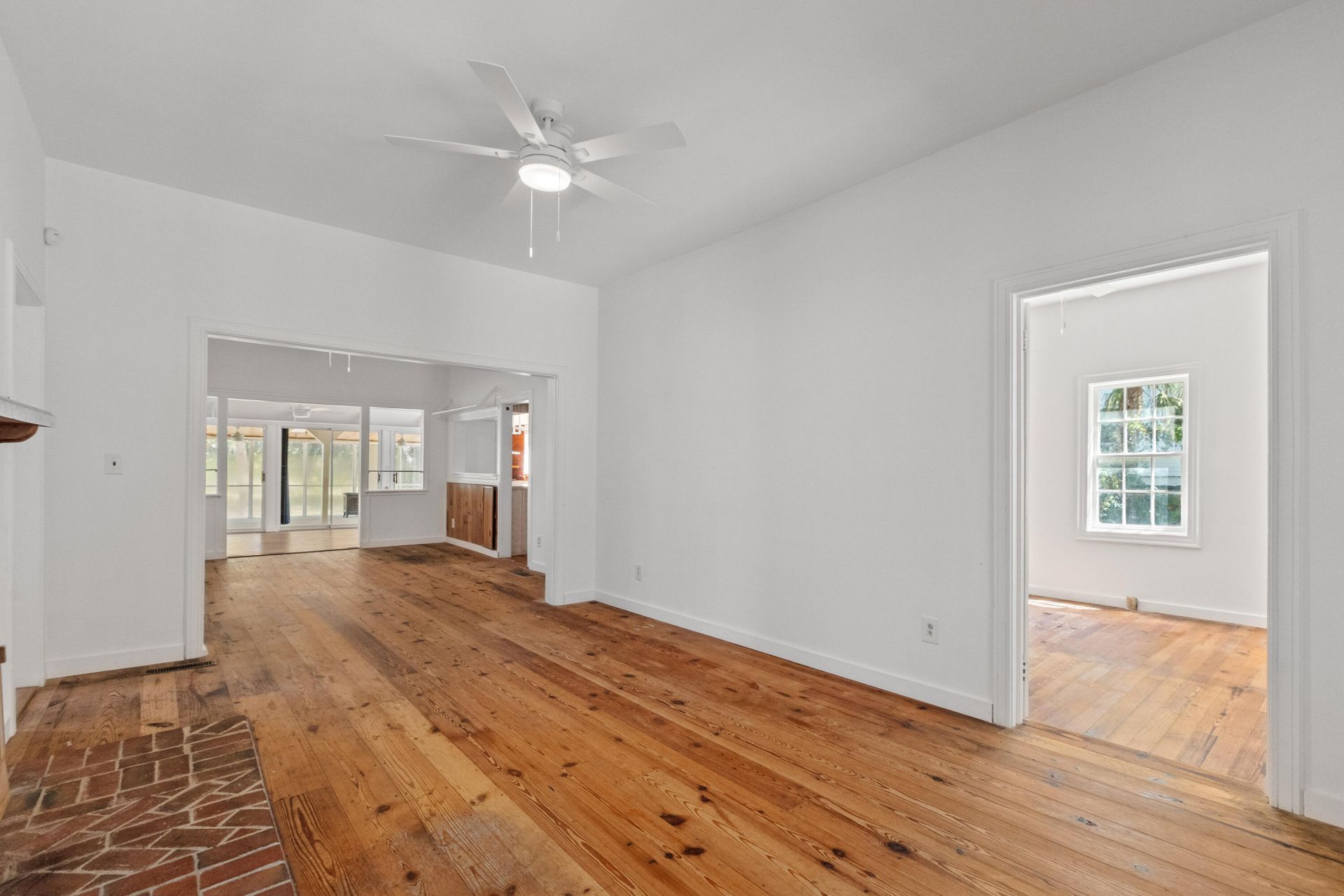 2250 Myrtle Avenue Photo 8