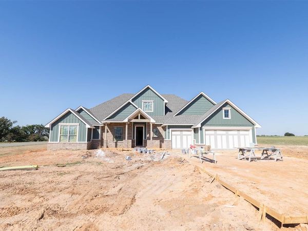 1804 E Moonlight Hollow Drive, Perkins, OK 74059