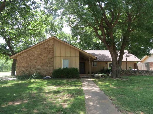 1124 S McFarland, Stillwater, OK 74074