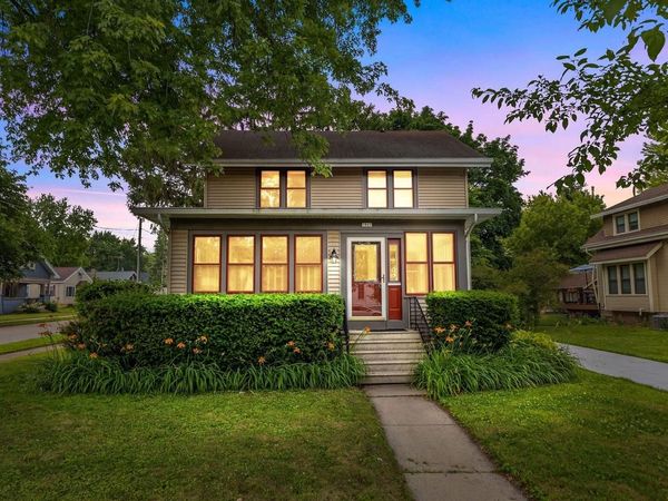 1863 DOTY STREET, Oshkosh, WI 54902