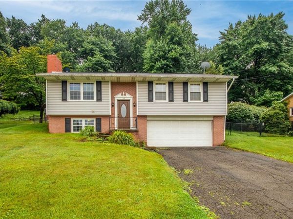 119 W Mcquistion Rd, Butler, PA 16001