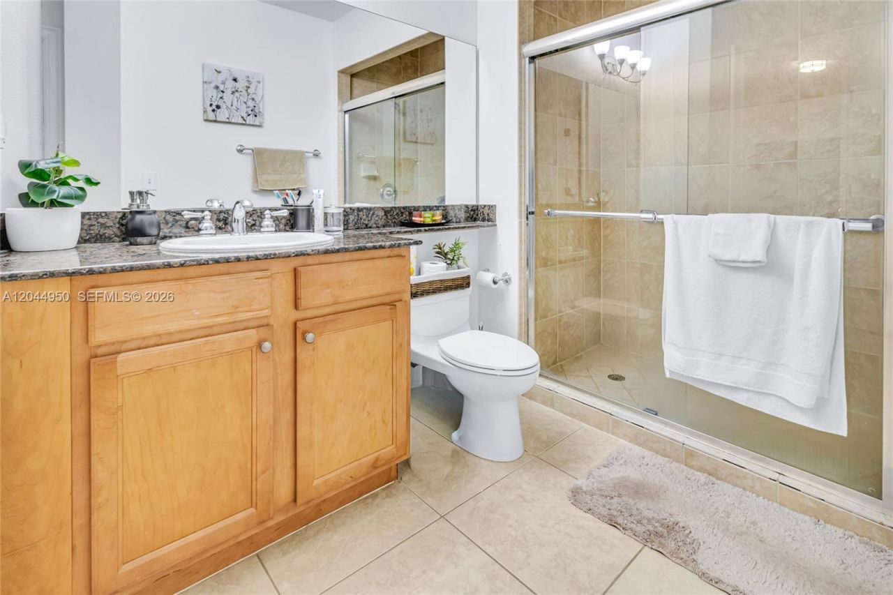 16100 Emerald Estates Dr, Unit 298, Weston, FL 33331 Photo