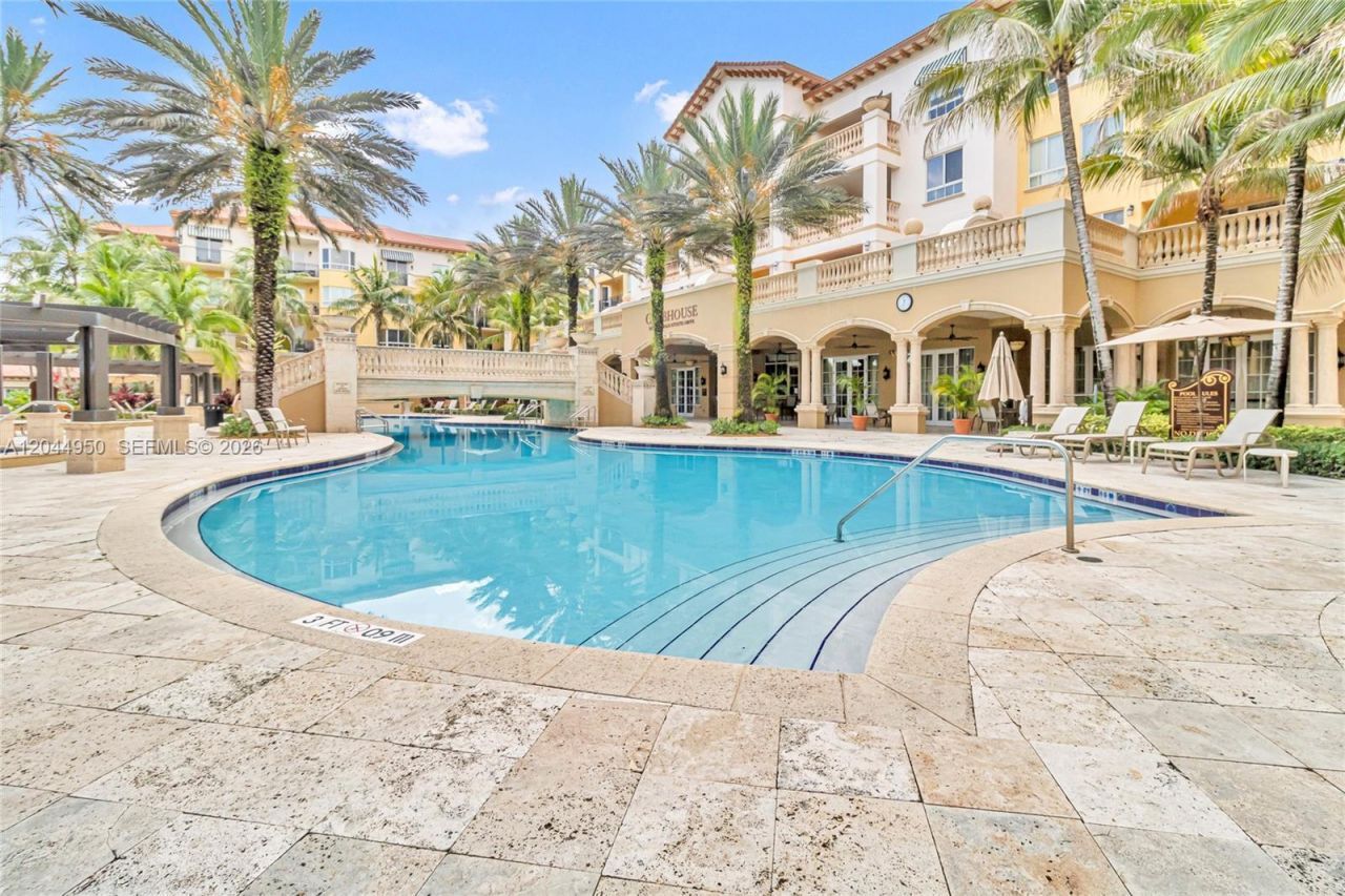 16100 Emerald Estates Dr , Unit 298, Weston, FL 33331 Photo