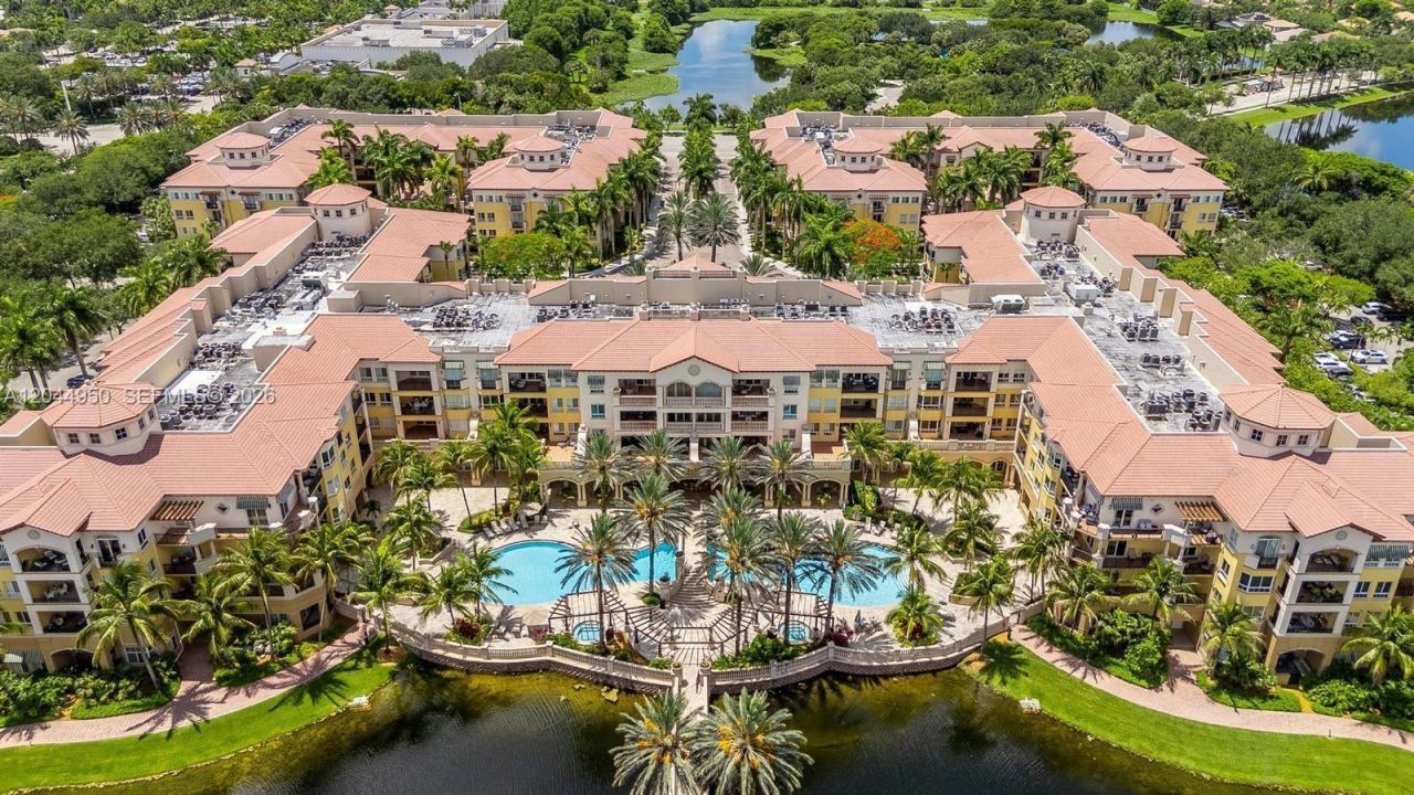 16100 Emerald Estates Dr , Unit 298, Weston, FL 33331 Photo