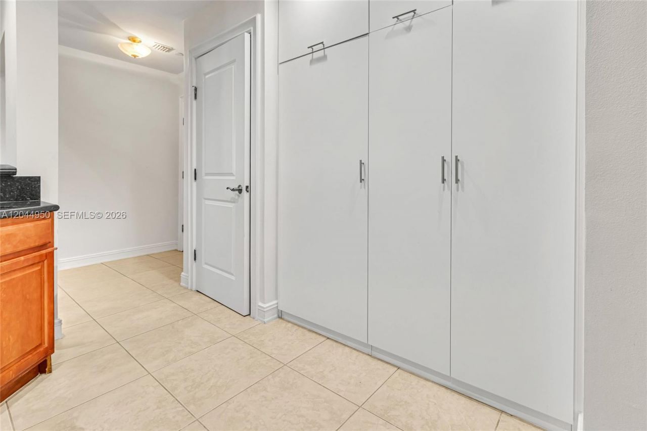 16100 Emerald Estates Dr , Unit 298, Weston, FL 33331 Photo