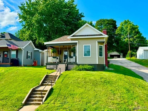 1214 Hill Street , Hannibal, MO 63401