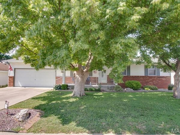 813 Sequoia Drive, Bethalto, IL 62010