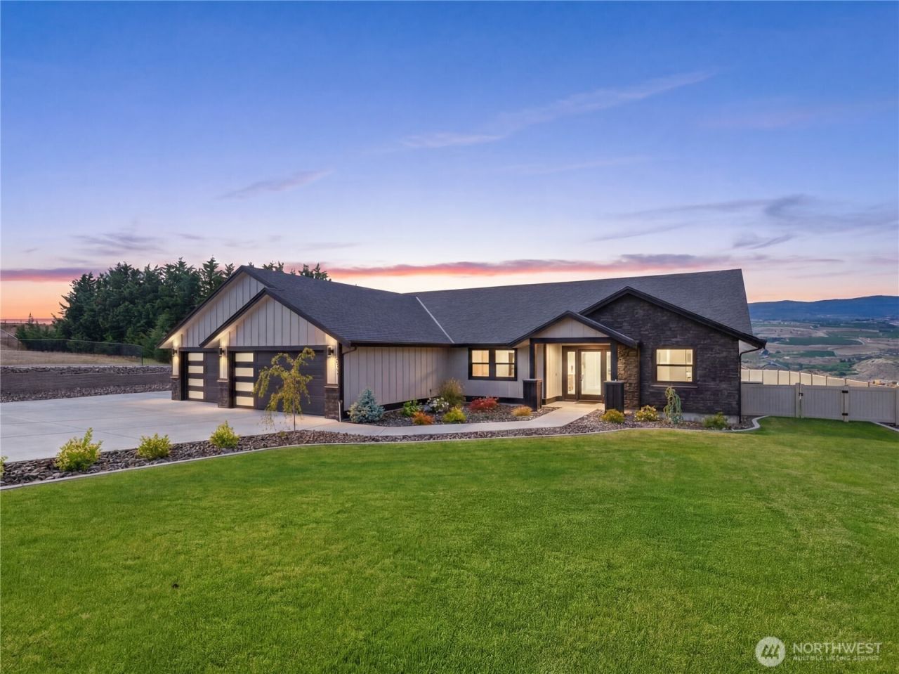 2214 SE 6th Street Se, East Wenatchee, WA 98802 Main Photo
