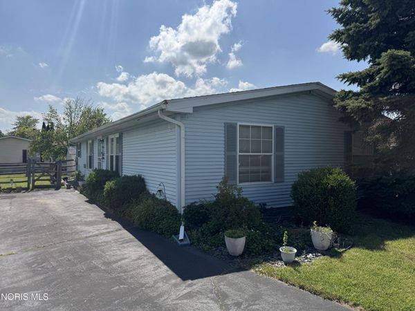 1212 Woolcut Lane, Toledo, OH 43615