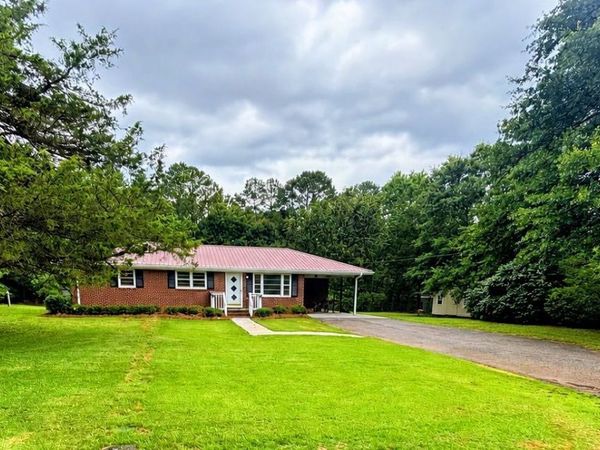 115 Pineview Lane, Hartwell, GA 30643
