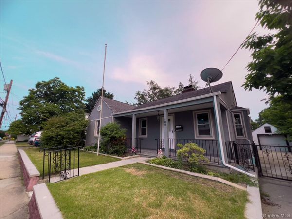 109 L Street, Elmont, NY 11003